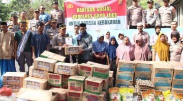 Polres Gayo Lues Salurkan Bantuan untuk Korban Kebakaran di Desa Lukup Baru